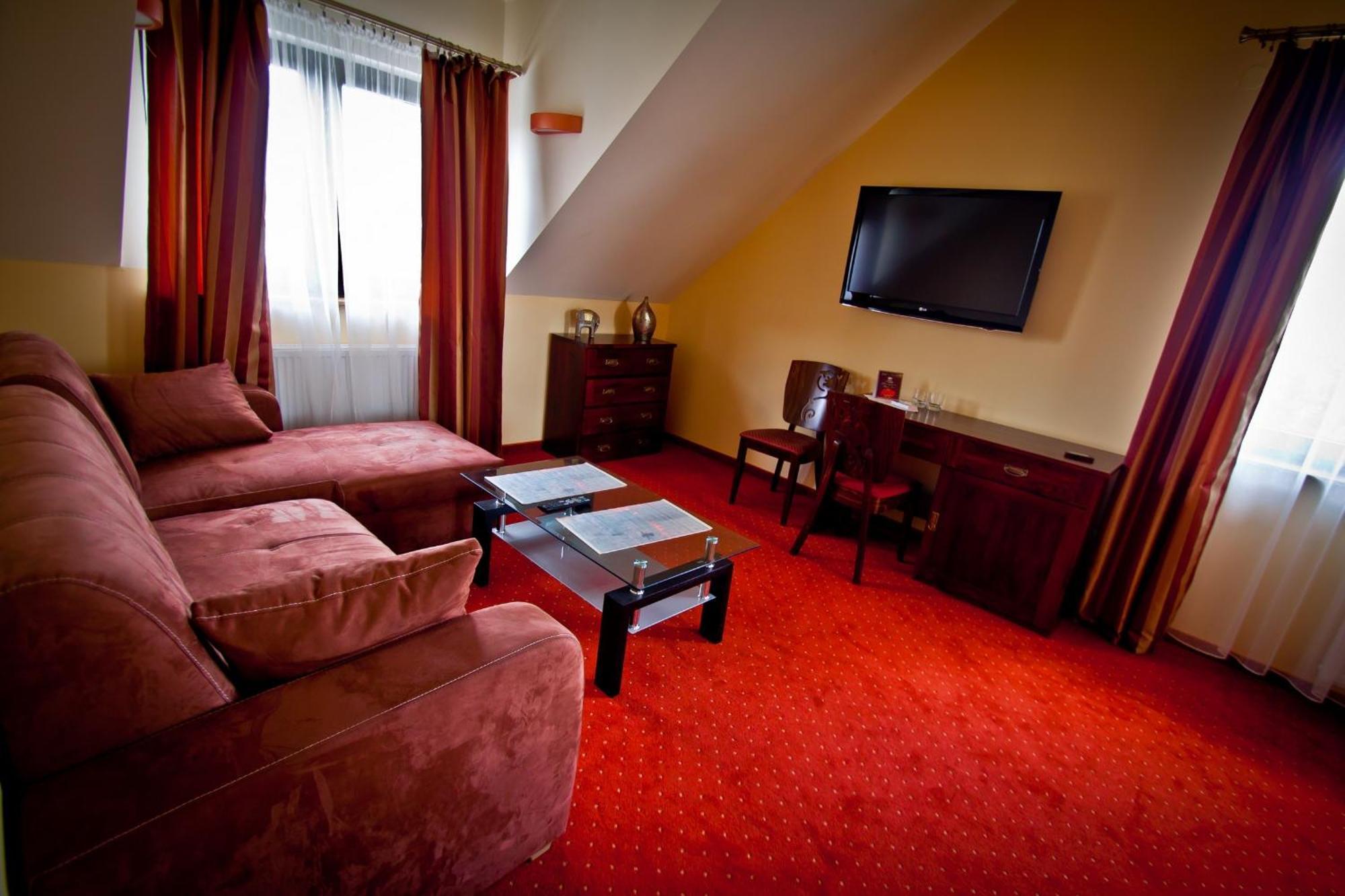 Dwa Bratanki Hotel Rzeszow Exterior photo