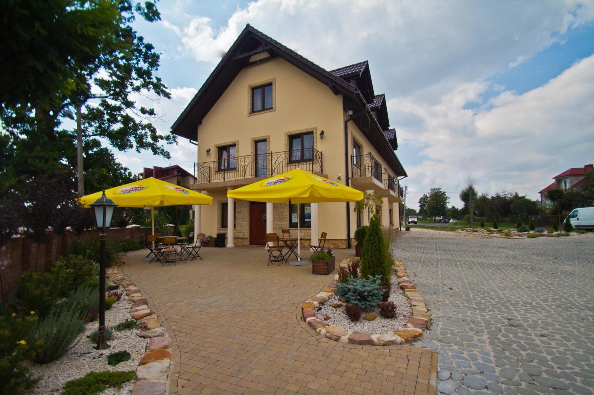 Dwa Bratanki Hotel Rzeszow Exterior photo