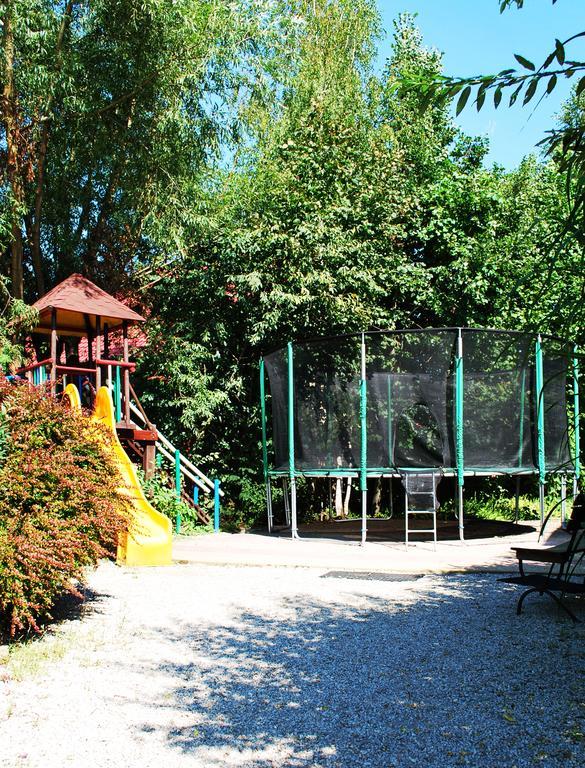 Dwa Bratanki Hotel Rzeszow Exterior photo